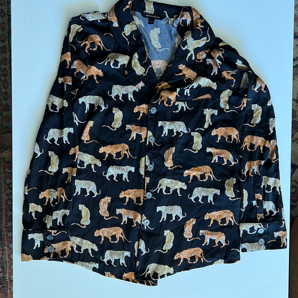 XS Banana Republic button up 🐆
